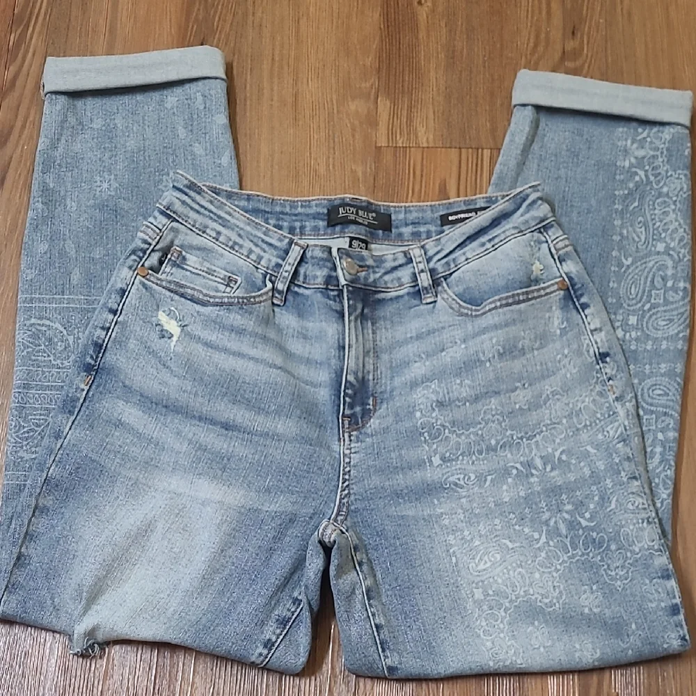 Judy‎ Blue Light Blue Paisley Boyfriend Jeans